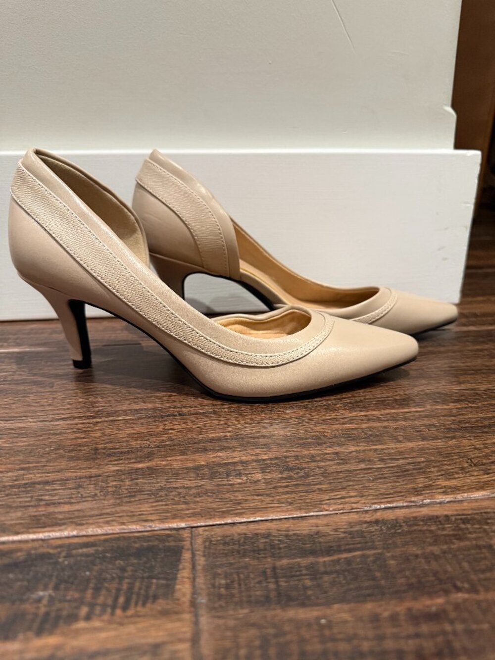 Kelly & Katie Nude Pointed Toe Pumps Size 7 Classic Beige Heels NWOT